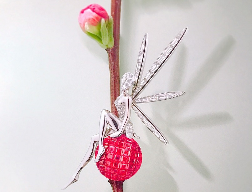 精心巧匠．Van Cleef & Arpels，胸针的礼服彩妆(下)