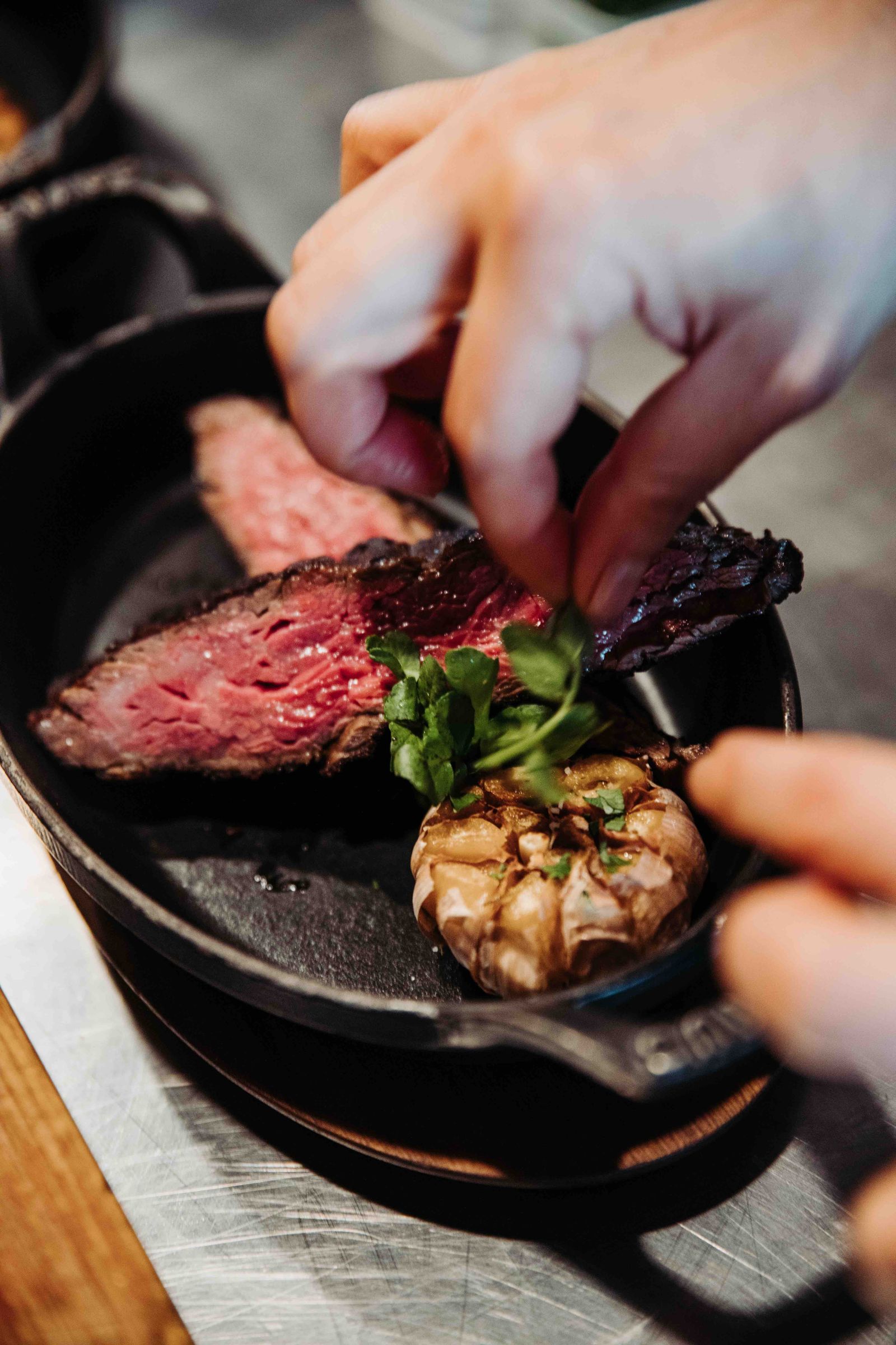 牛排教父經典不敗Top Cap Steakhouse，用頂級牛肉帶你環遊世界| 2019 GQ肉食節| GQ瀟灑男人網  GQ Taiwan