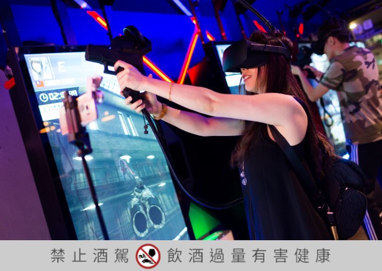 有喝又有玩！【BOX Taipei】全球首間結合VR遊戲的酒吧開幕啦！酒GQ瀟灑男人網