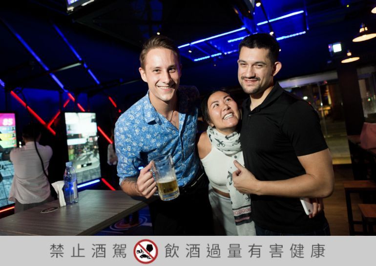 有喝又有玩！【BOX Taipei】全球首間結合VR遊戲的酒吧開幕啦！酒GQ瀟灑男人網