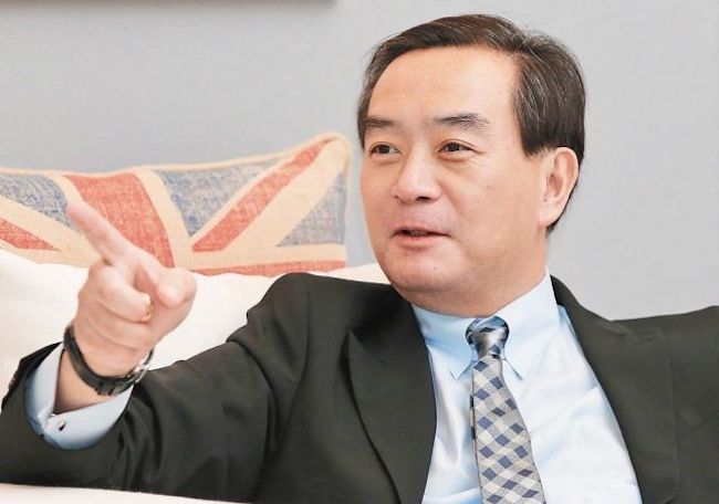 霍金、金庸、史丹李……讓我們好好來緬懷一下 2018 這些離開我們的名人們！娛樂文化GQ瀟灑男人網