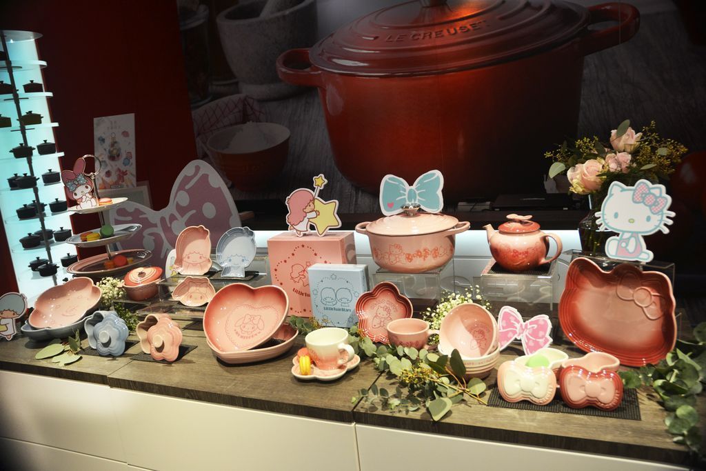 Le Creuset X Sanrio 首度合作限量聯名系列 讓另一半驚喜尖叫的節慶禮物就是它啦！購物GQ瀟灑男人網