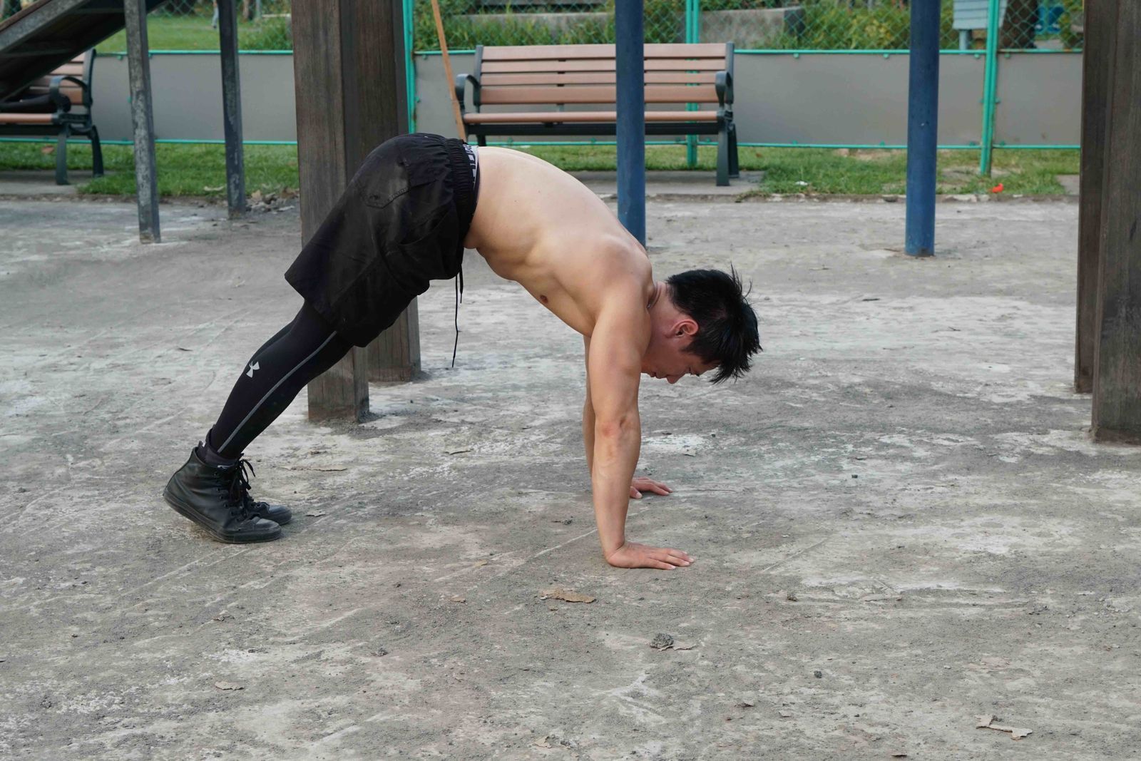 上身強化版鍛鍊 不必上健身房在公園照樣練出好身材