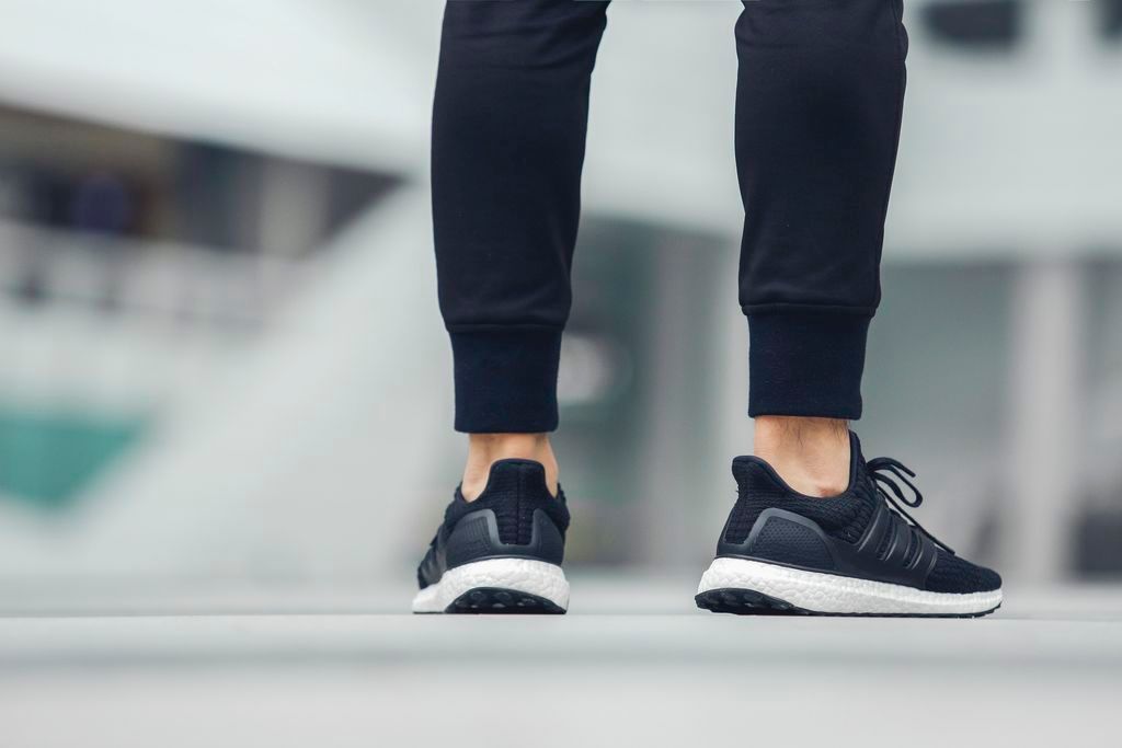 加入皮革質地的UltraBOOST LTD 王者頭銜，當之無愧！潮流新聞GQ瀟灑男人網