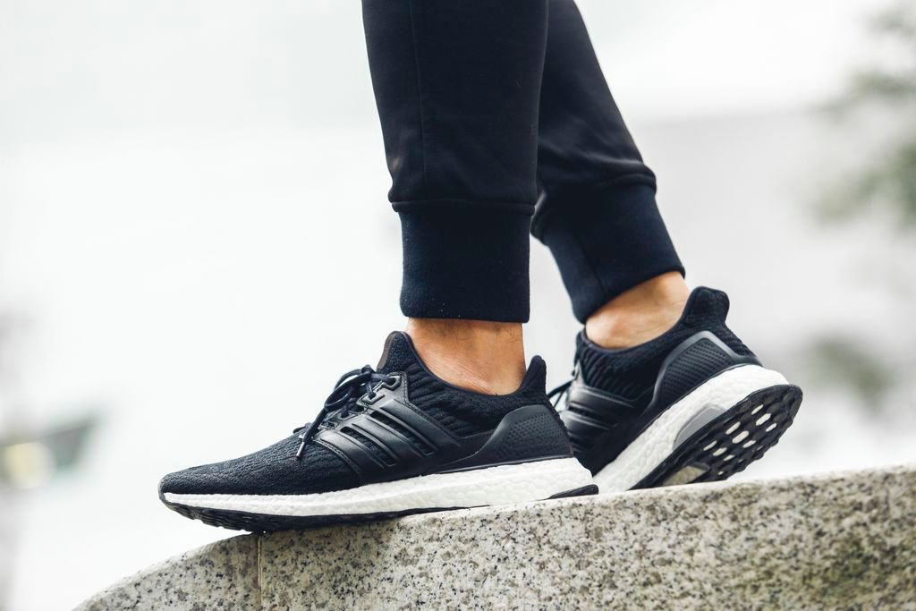 加入皮革質地的UltraBOOST LTD 王者頭銜，當之無愧！潮流新聞GQ瀟灑男人網