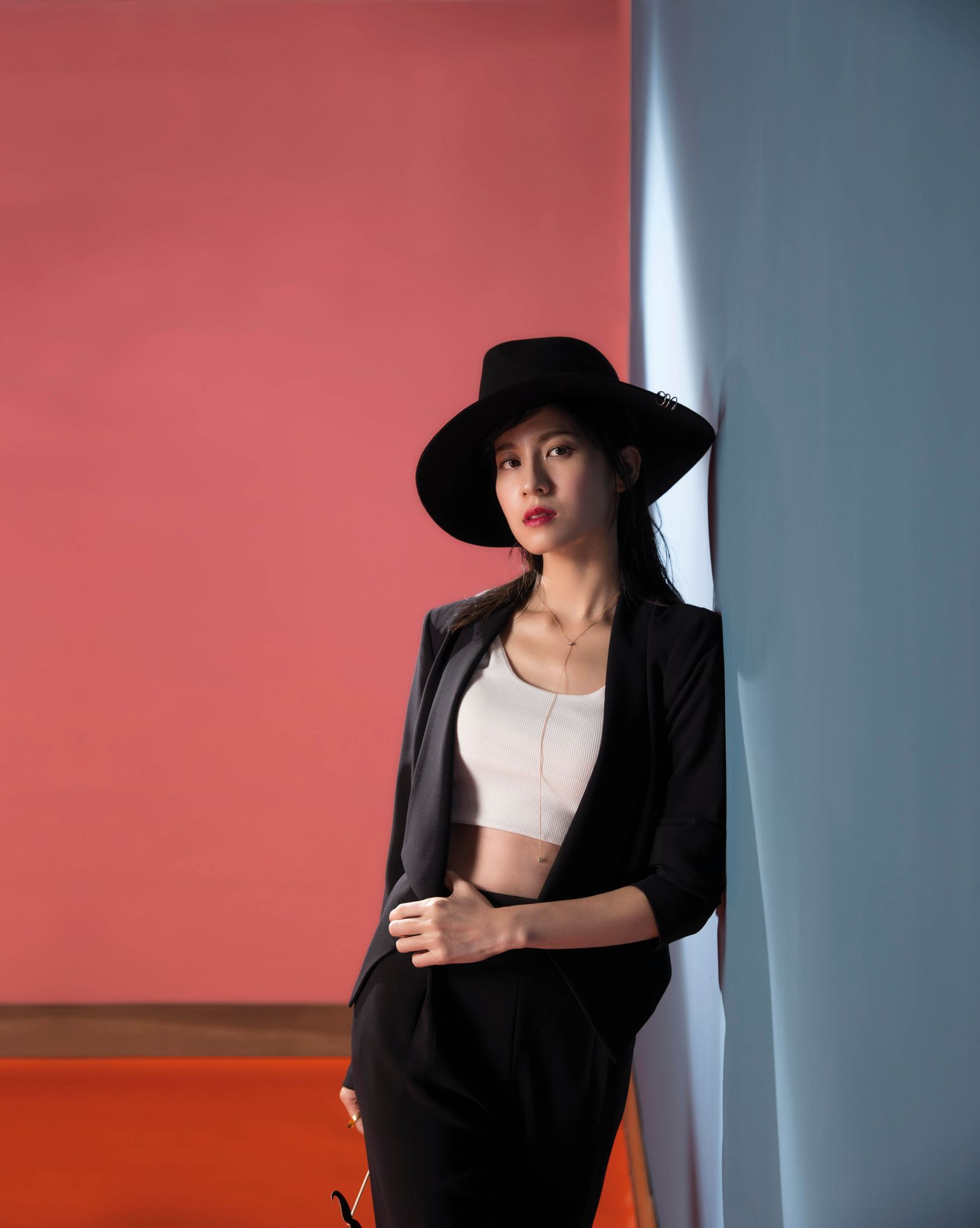 連俞涵 怪女孩不一樣的美麗美女GQ瀟灑男人網