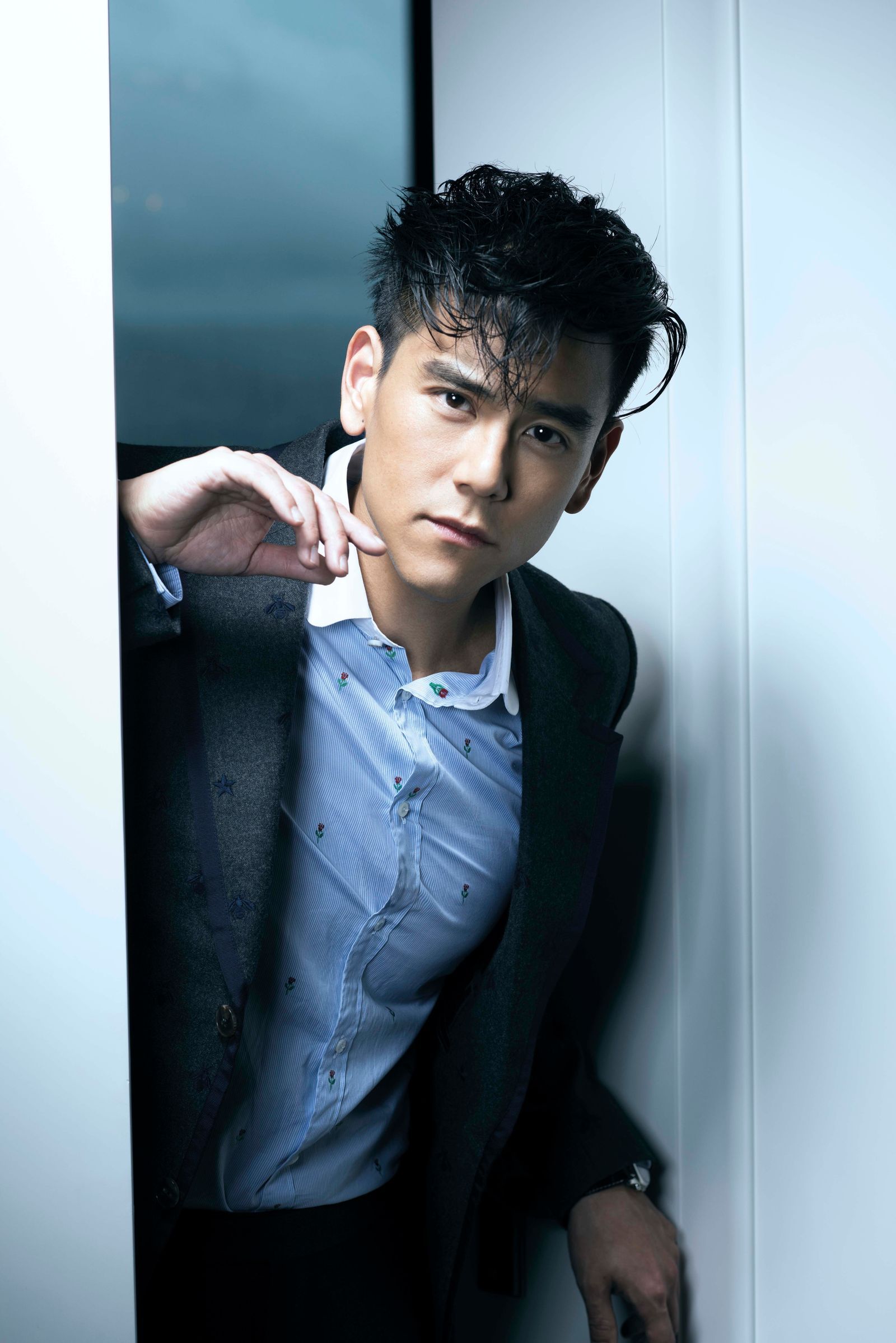 彭于晏 散不了場的青春拚搏影視明星GQ瀟灑男人網