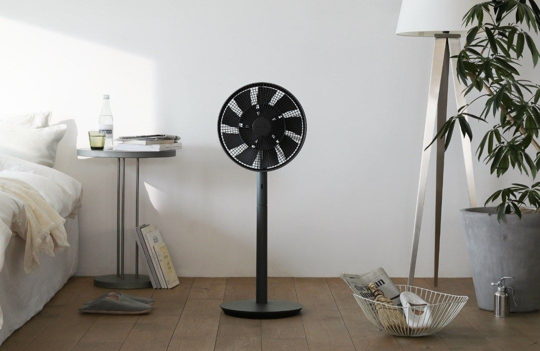 夏天的必備家電當然要選最好看的！除了Dyson以外還有「這九款造型風扇」好看又好用！