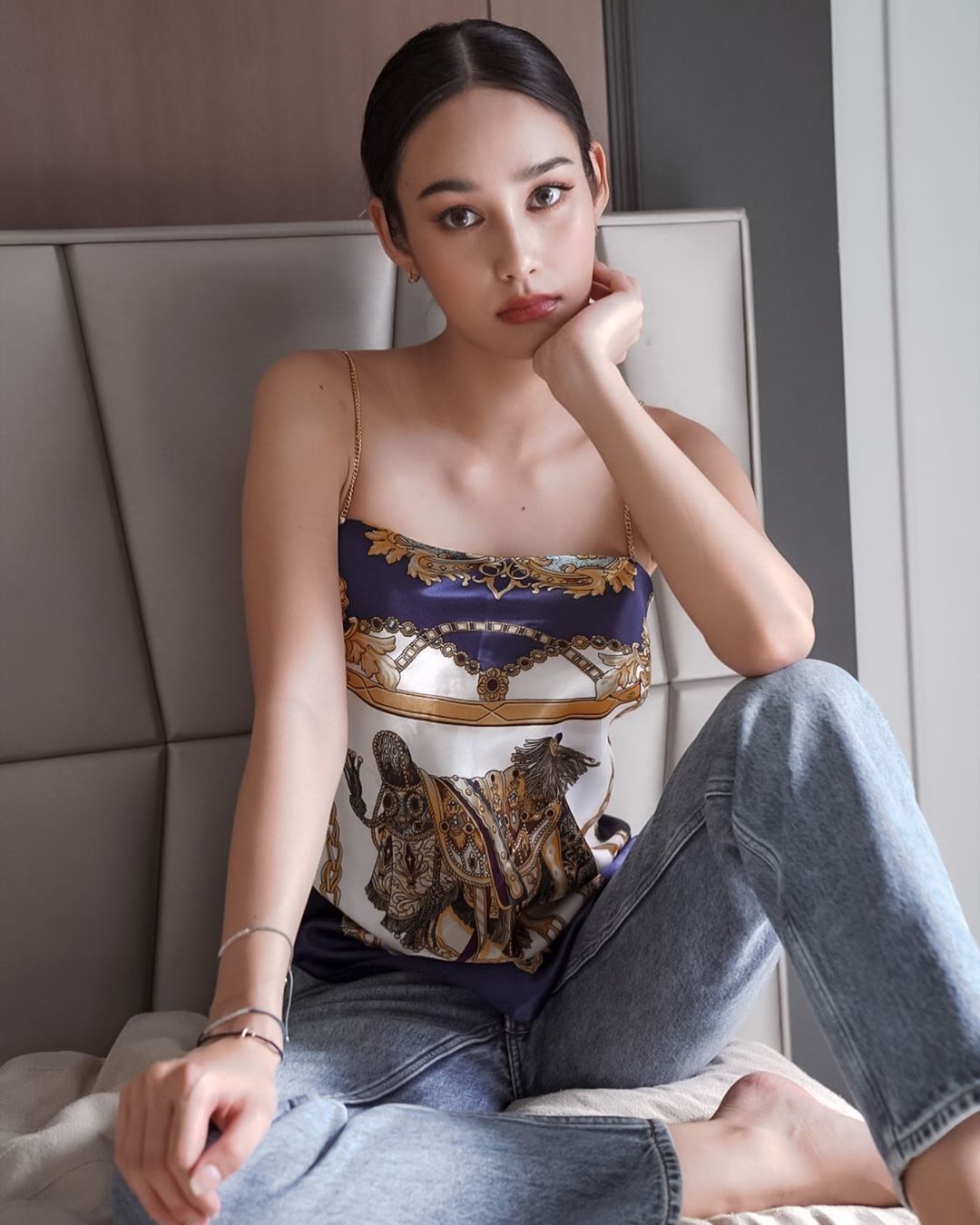 又柔又辣的美顏！「新生代泰劇女神」Tisanart Sornsuek 令人捨不得轉台！