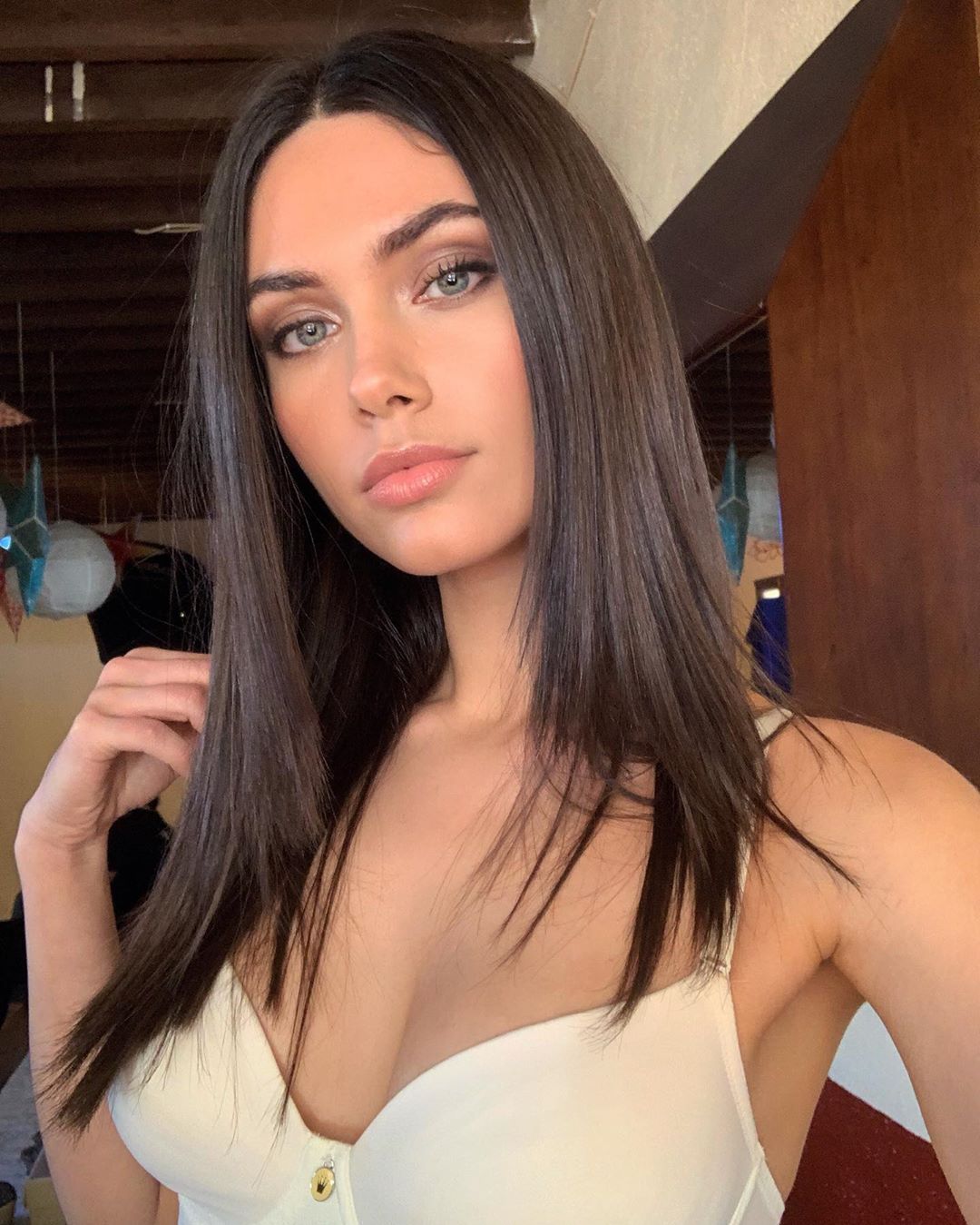 IG 秒按追蹤！「超模九頭身」烏克蘭美女 Victoria Bronova 令人目不轉睛的極致美顏！