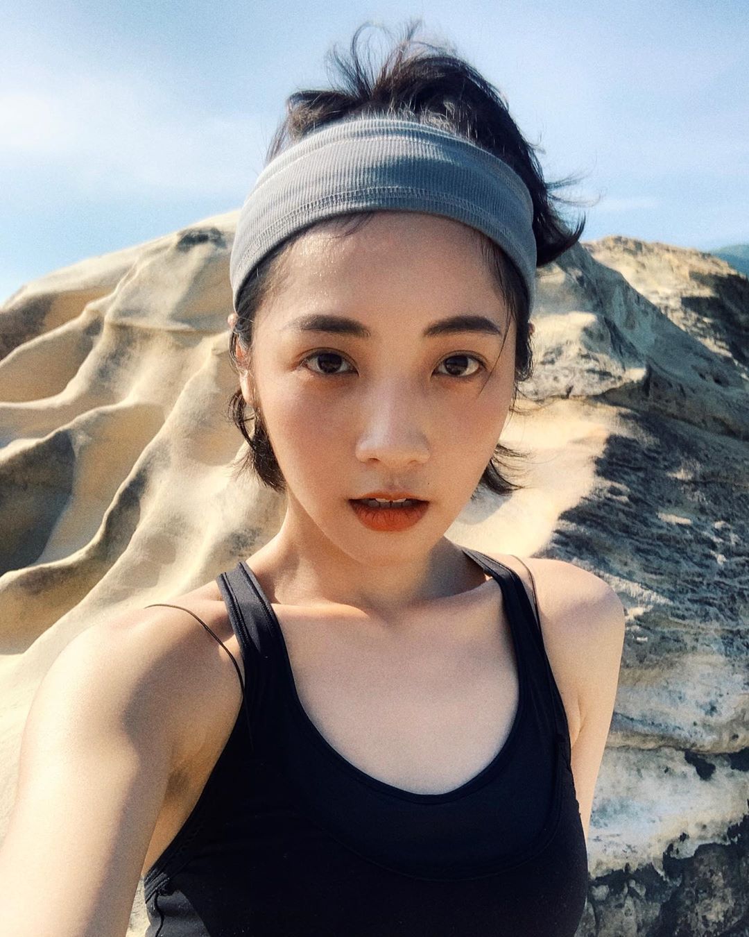 瘦子 E.SO 新歌 MV 女主角是她！林映彤「小背心真理褲」清純感氣質立馬成為熱門關鍵字！