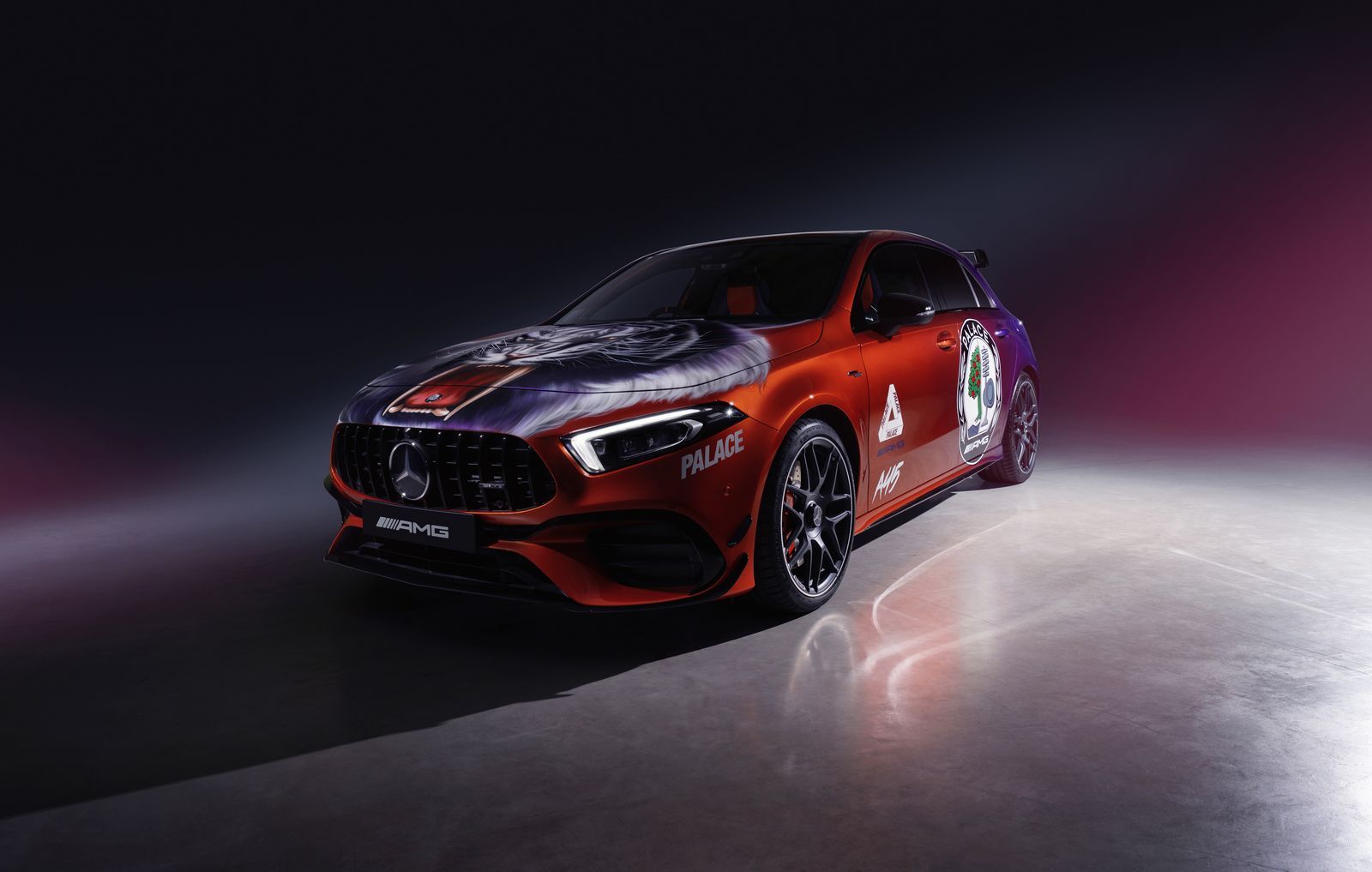 性能怪獸遇上潮牌金童   Palace與Mercedes AMG推出聯名系列