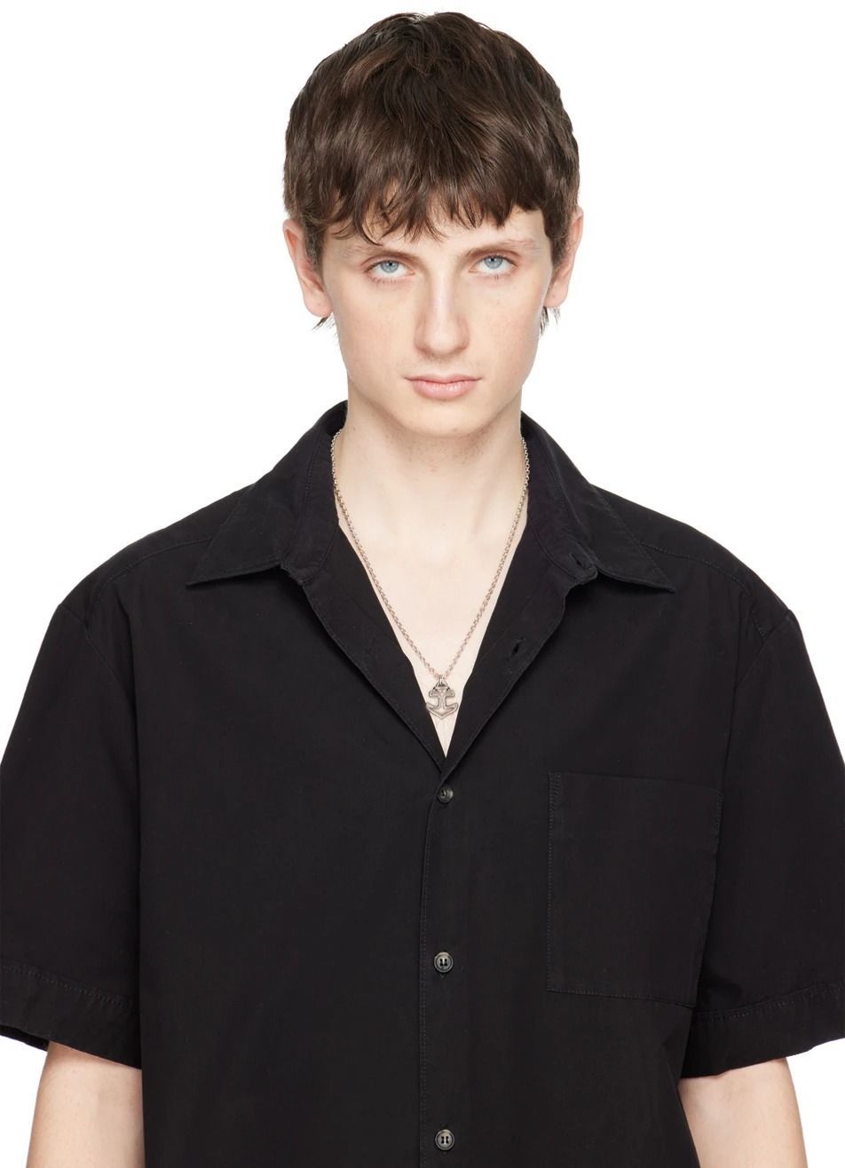 【SSENSE 新年特惠】男子飾品特輯：嚴選 12 款「個性項鍊」，從 MAISON MARGIELA 到巴黎品牌 A.P.C.，穿搭更加分！