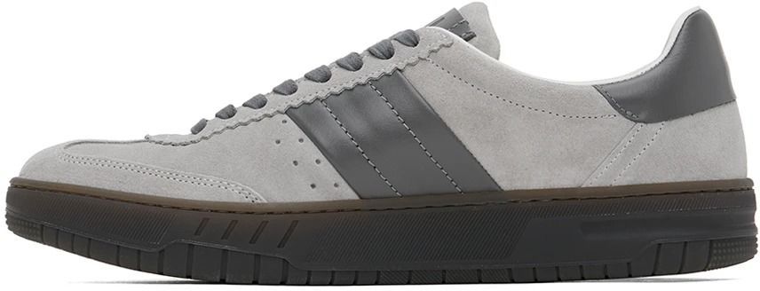 【GQ Shopping Guide】比黑鞋耐看、比白鞋不怕髒！精選 15 雙「灰色球鞋」購物推薦，什麼都能搭超實穿！