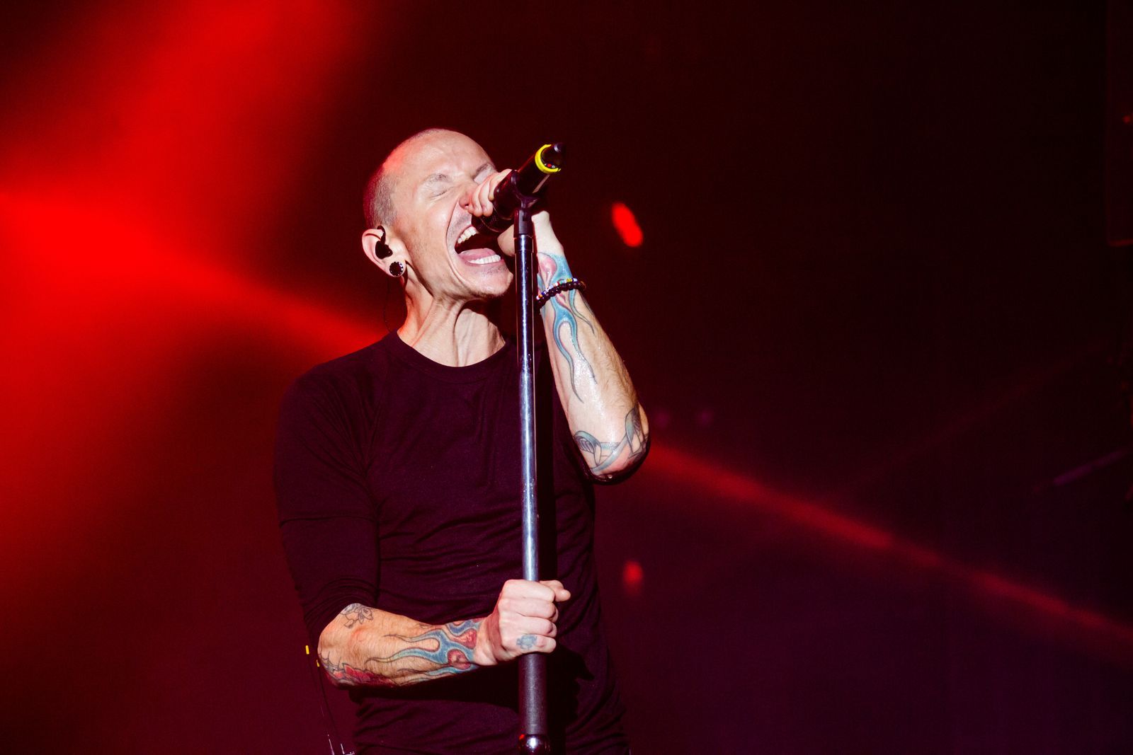 【GQ歌單】 聯合公園 Linkin Park 用搖滾金曲改變時代，查斯特班寧頓我們音樂裡 Good Goodbye