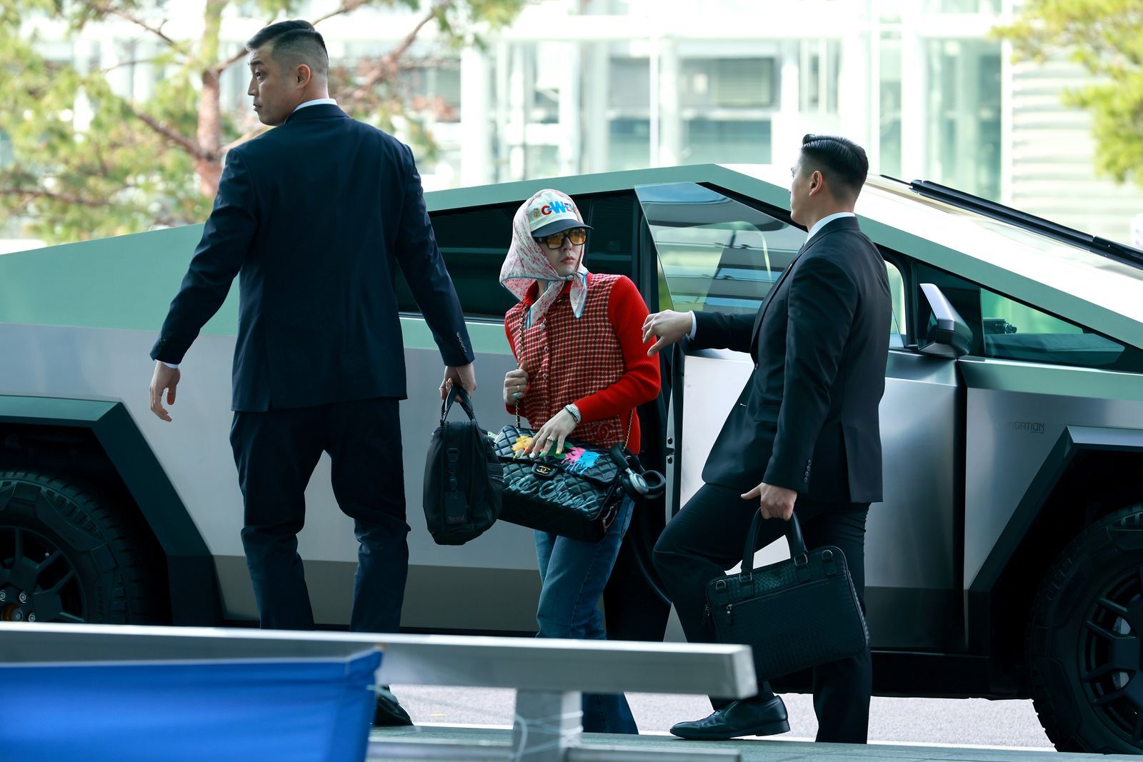 INCHEON SOUTH KOREA  NOVEMBER 04 GDragon of BigBang is seen at Incheon International Airport on November 04 2024 in...