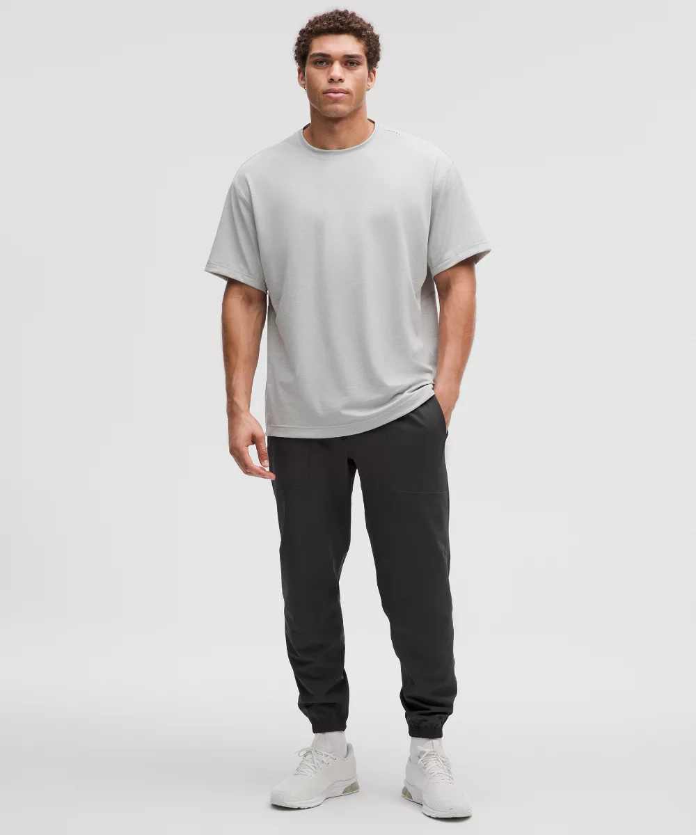 2025 新年優惠｜lululemon 官方熱銷榜出爐，千元入手 12 款經典運動褲、運動服、機能外套！