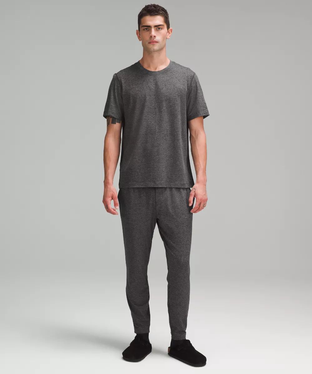 2025 新年優惠｜lululemon 官方熱銷榜出爐，千元入手 12 款經典運動褲、運動服、機能外套！