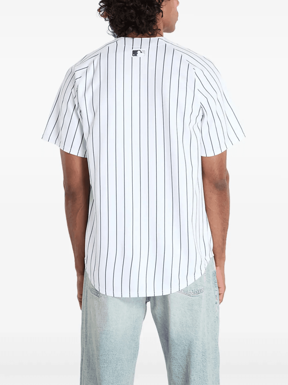 2025 棒球衣推薦｜盤點 12 款棒球衫與棒球外套，從復古運動風 Nike、Mitchell  Ness 到潮流品牌 WTAPS 通通有！