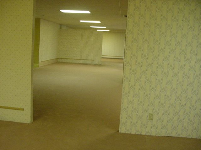 第一張被稱為「Backrooms」的圖片原圖。（翻攝自 4Chan）